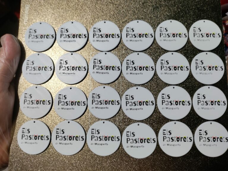 Graella de 24 clauers imprès en 3D amb el logo Els Pastorets de Masquefa